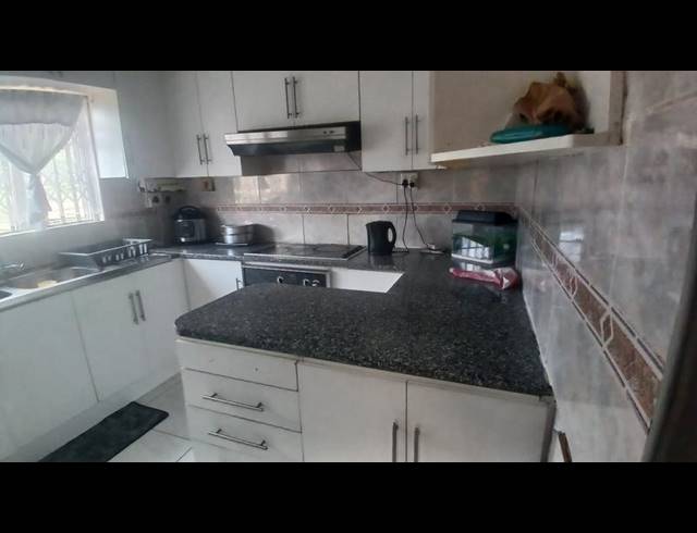 3 BEDROOM HOUSE FOR SALE IN WESTCLIFF